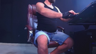 JackEthann from Romania