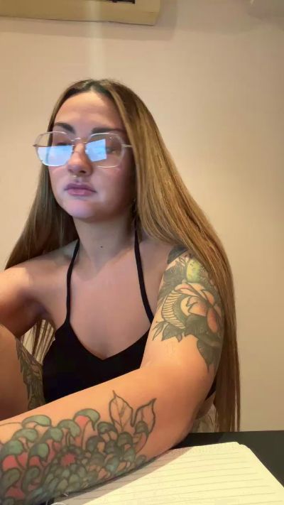 emiilyhot from Argentina