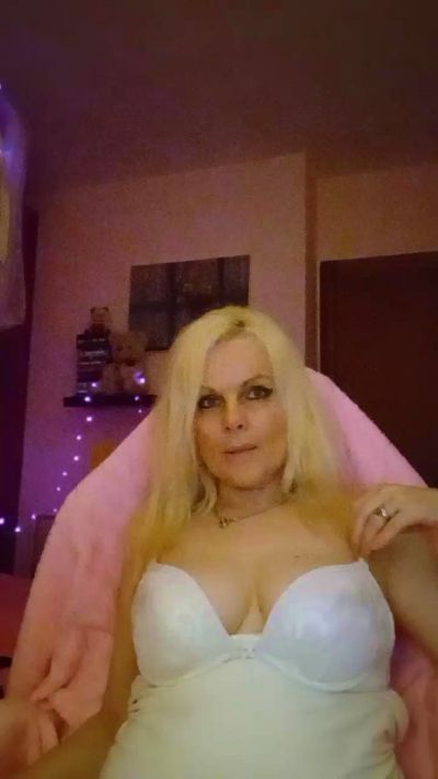 violette05 from Italy